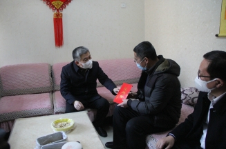 市委常委、副市長(zhǎng)賈剛走訪慰問公司困難職工